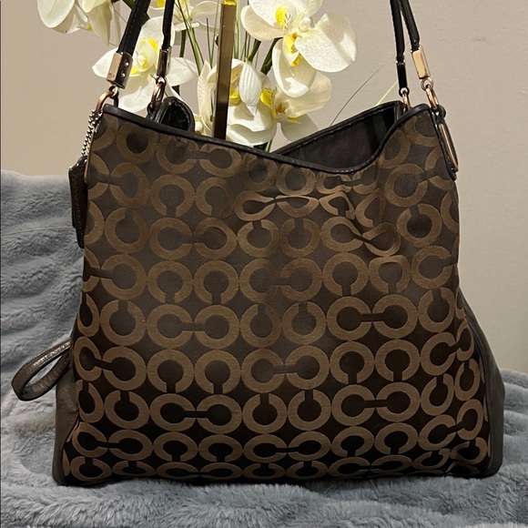 Coach Madison Phoebe Chocolate Brown Signature Shoulder Bag EUC retail $395 - Picture 3 of 13